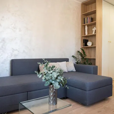 Tiny In Peaceful Part Of דירה