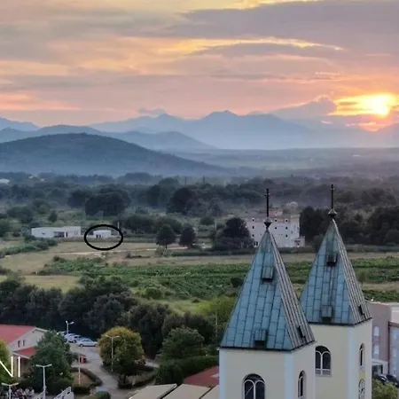 Tiny In Peaceful Part Of דירה