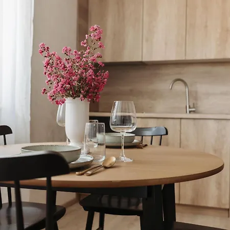 アパート Tiny In Peaceful Part Of *