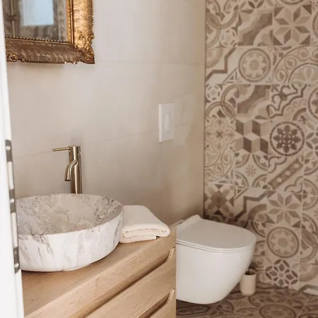 Tiny In Peaceful Part Of アパート Međugorje