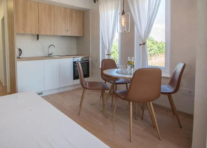 公寓 Tiny In Peaceful Part Of