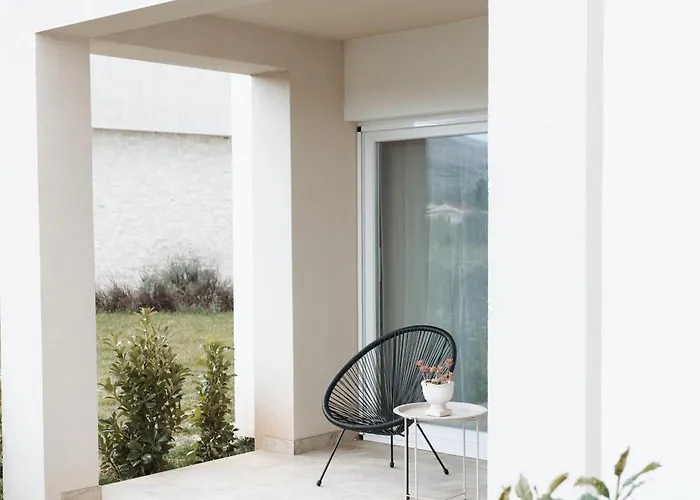 公寓 Tiny In Peaceful Part Of